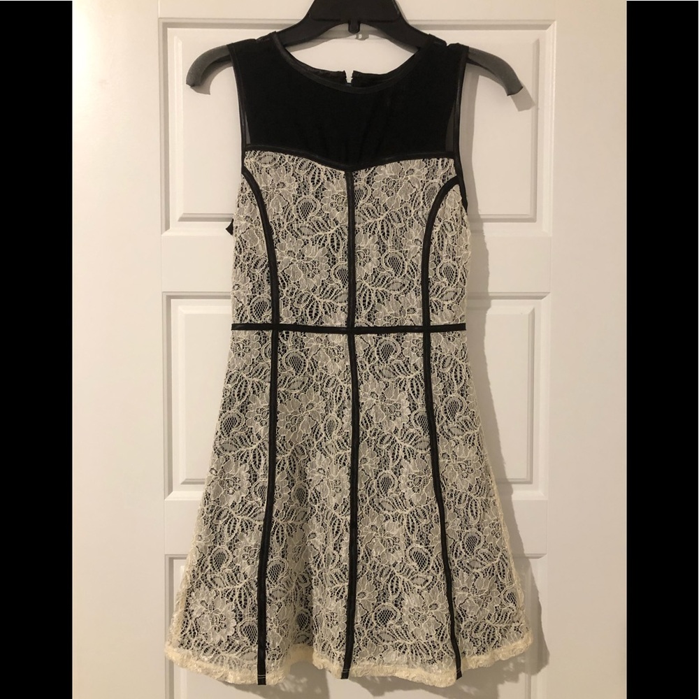 Forever 21 Lace midi dress size Small white
